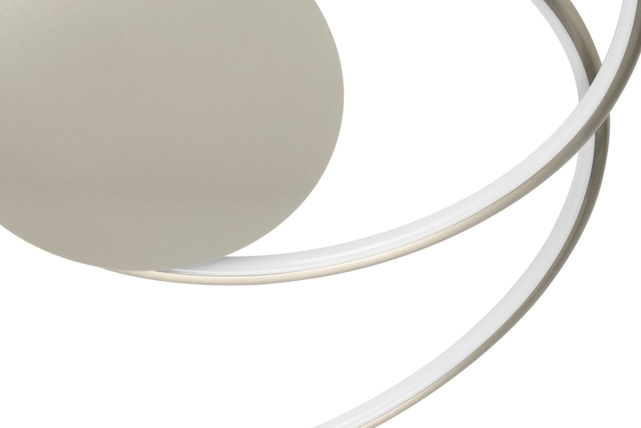 Detailfoto van een moderne led-plafondlamp met gebogen metalen ringen in zilverkleur.