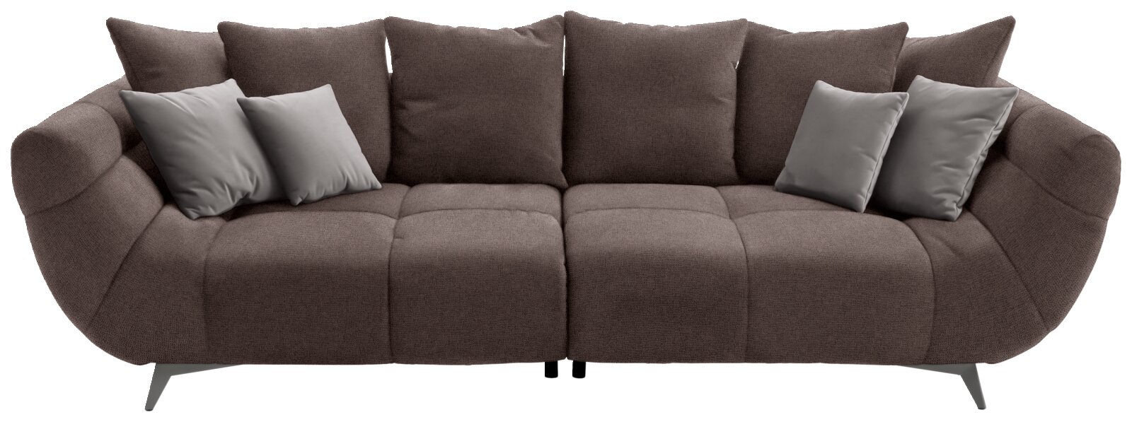 Großes, modernes Sofa in braunem Stoff mit mehreren Kissen, frontal fotografiert.