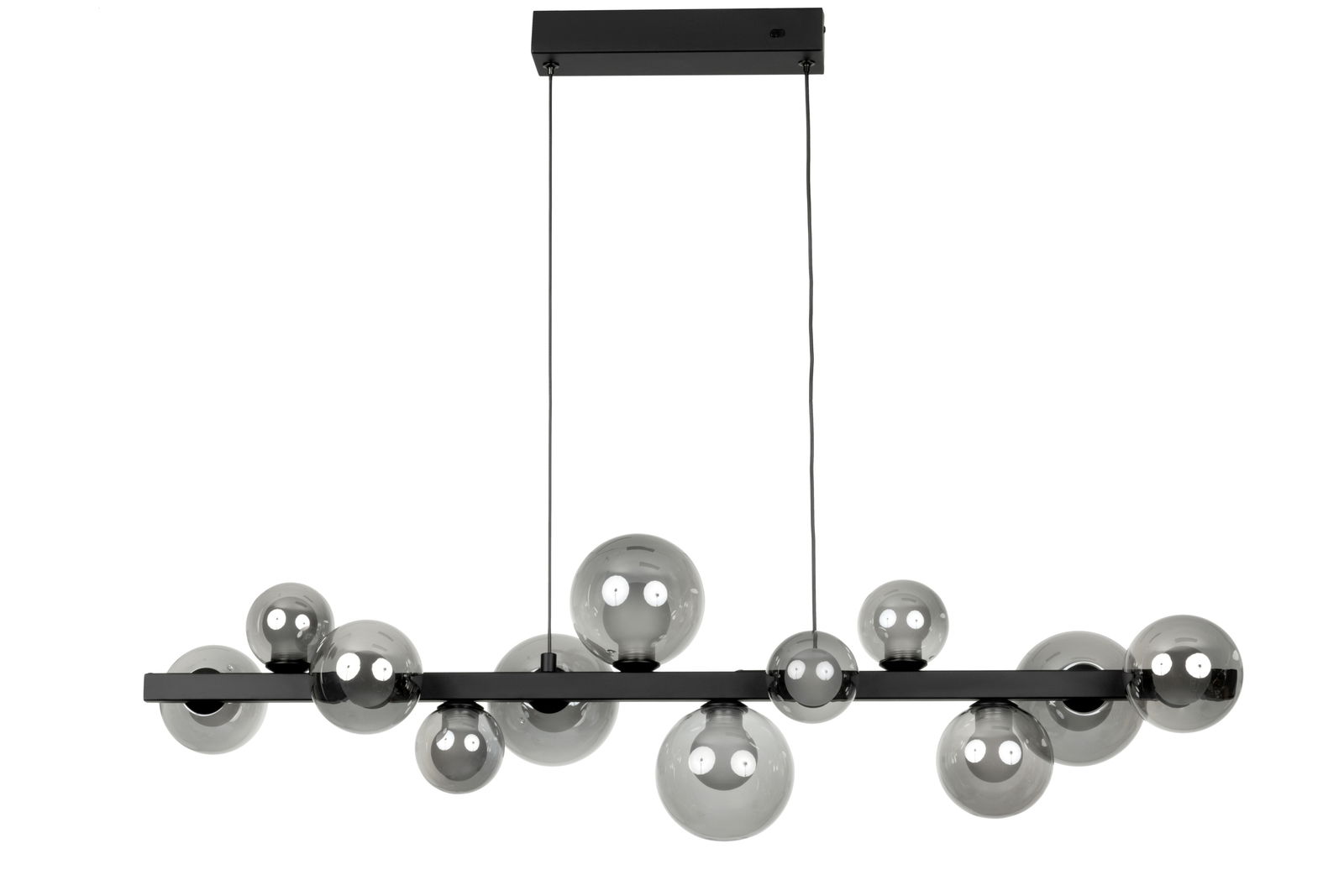 Moderne LED-Hängeleuchte mit mehreren kugelförmigen Glaskörpern in Rauchglasoptik, seitliche Perspektive.