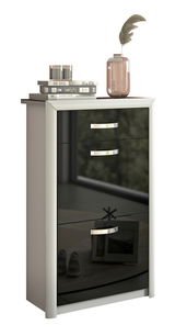 Moderner Schuhschrank mit glänzender schwarzer Front, drei Schubladen und dekorativen Gegenständen auf der Oberseite, seitliche Perspektive.