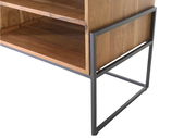 Nahaufnahme eines Lowboards aus Holz mit Metallrahmen, seitliche Perspektive