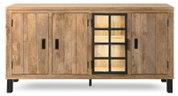 Frontale Ansicht eines Sideboards aus Holz mit vier Türen, davon eine mit Glaseinsatz und schwarzem Gitter.