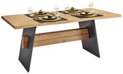 Moderner Esstisch aus Holz mit gedecktem Tisch, seitliche Perspektive