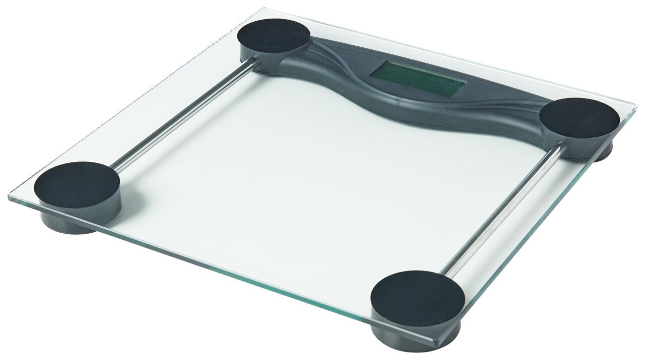 Digitale personenweegschaal met transparant glazen weegplateau, metalen steunen en een zwart display, schuin van bovenaf in perspectief gefotografeerd