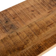 Nahaufnahme einer Holzoberfläche mit natürlicher Maserung, aus der Vogelperspektive fotografiert.