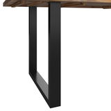 Nahaufnahme eines Gartentischs mit schwarzem Metallgestell und Holzplatte, seitliche Perspektive