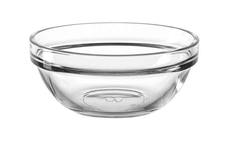 Transparente Glasschale, seitliche Perspektive