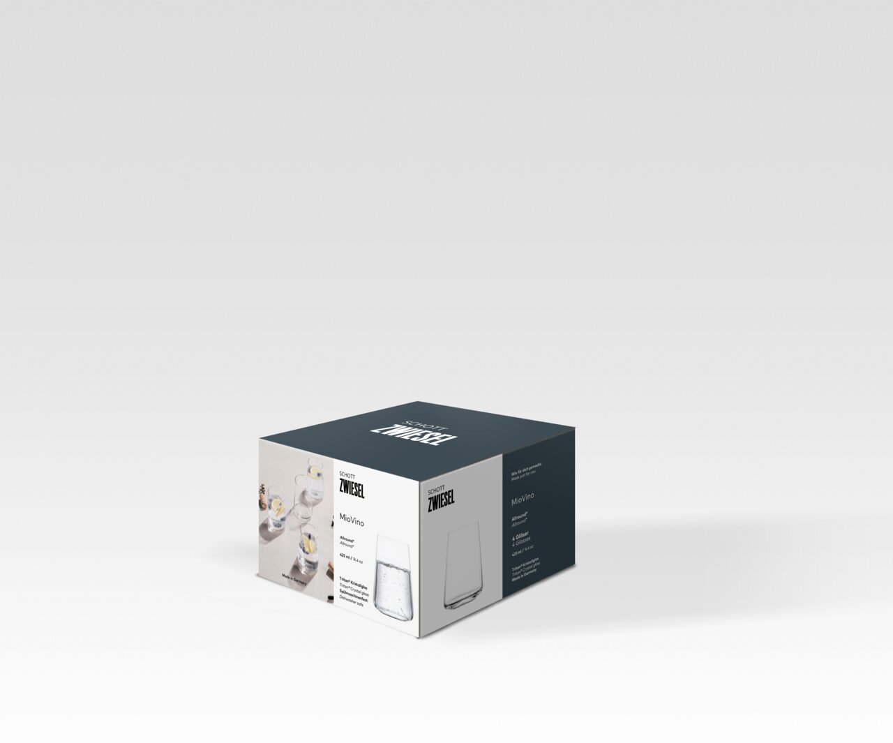 Verpackung eines 4er-Sets Becher von Schott Zwiesel, perspektivisch von schräg oben fotografiert.