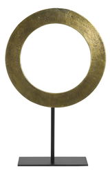 Goldenes, rundes Ornament auf schwarzem Ständer, frontal betrachtet.