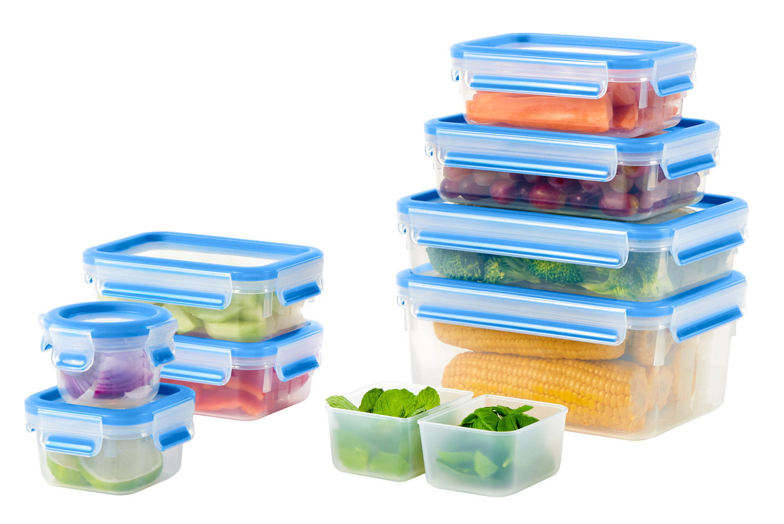 Frischhaltedosen 9er-Set mit blauen Deckeln, gefüllt mit verschiedenen Lebensmitteln, aus seitlicher Perspektive fotografiert