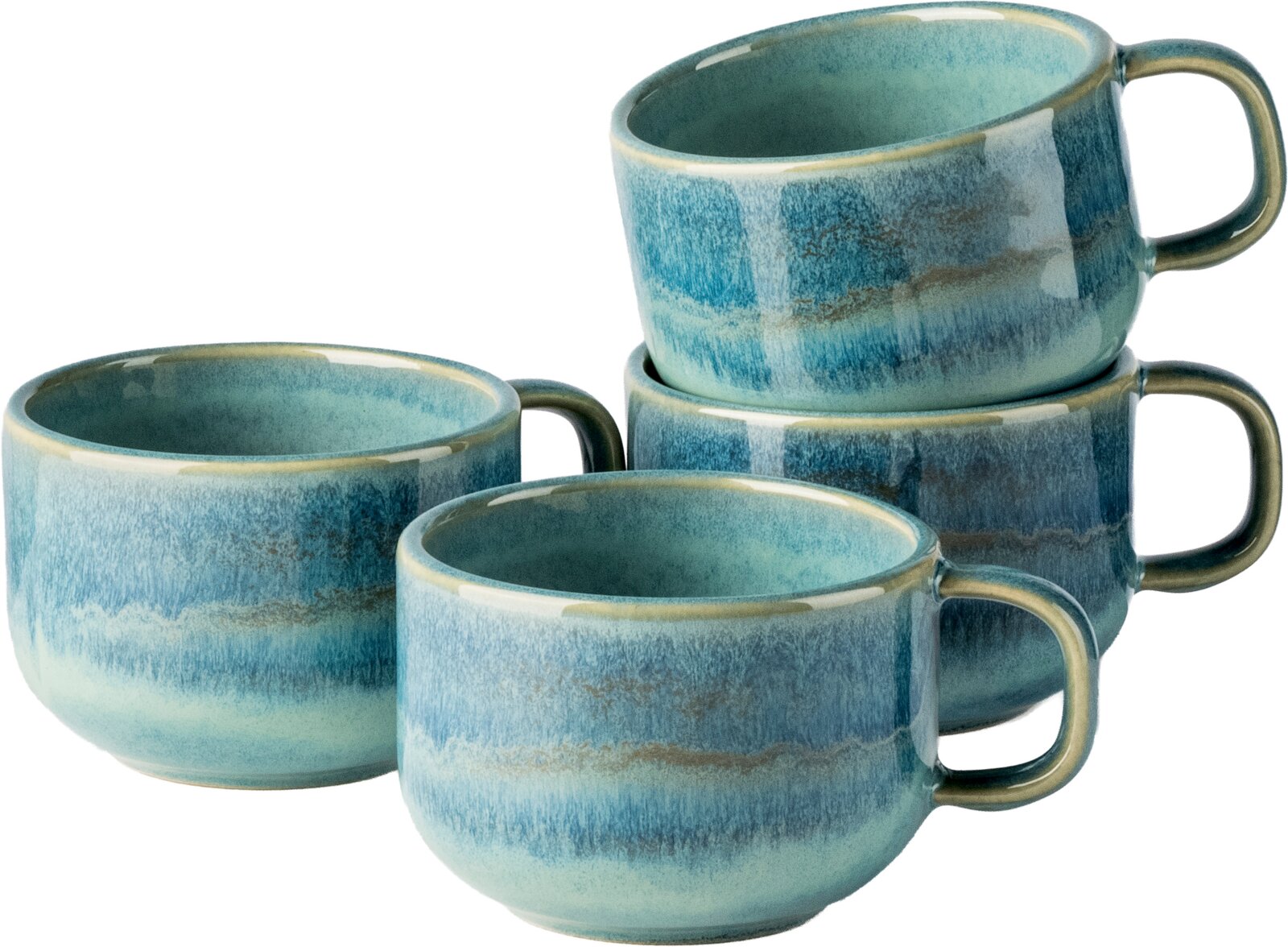 Gipfelstück Kaffeeobertasse 4er-Set TIEFER SEE Vier stapelbare Keramik-Tassen in Blau-Türkis mit reaktiver Glasur und großen Henkeln, freigestellt auf weißem Hintergrund, aus leicht erhöhter Frontansicht (drei unten, eine oben aufgesetzt)