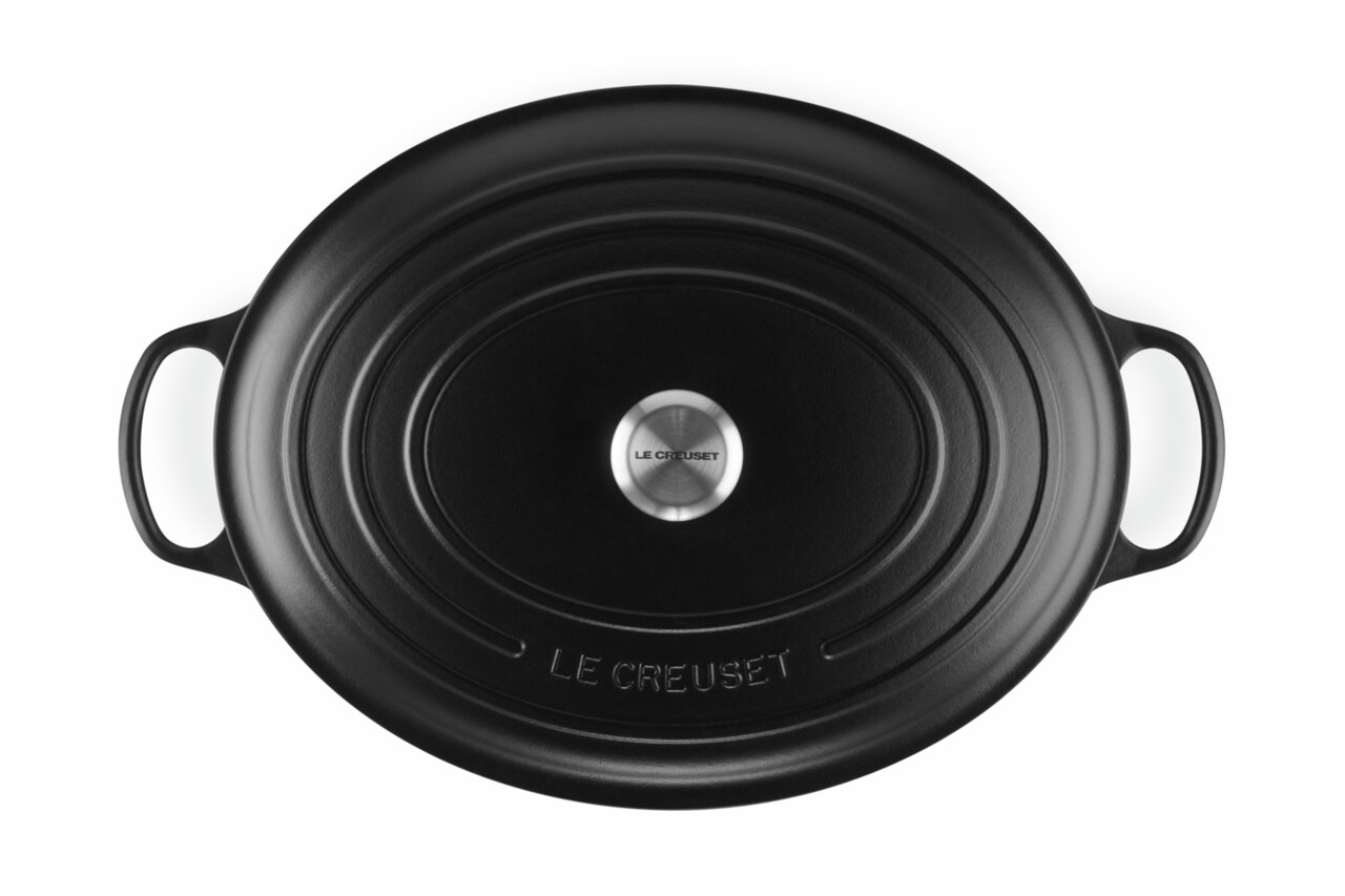 LE CREUSET Bräter Oval 40cm Schwarz SIGNATURE Schwarzer ovaler Bräter von oben mit zwei Griffen und Le Creuset Logo auf dem Deckel