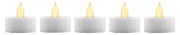 Fünf weiße LED-Teelichter mit gelber Flamme, frontal betrachtet.