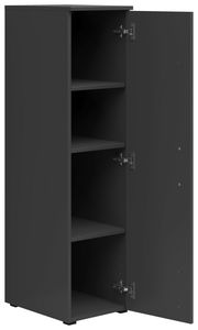 Schwarzer Mehrzweckschrank mit geöffneter Tür, vier Einlegeböden sichtbar, Perspektive von vorne links