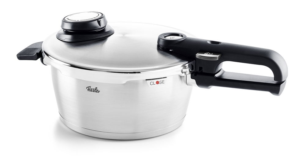 Fissler VITAVIT PREMIUM Schnellkochtopf 18cm/2,5l Schnellkochtopf aus Edelstahl, 18cm Durchmesser, 2,5l Volumen, seitliche Perspektive mit schwarzem Griff und Deckelventil.