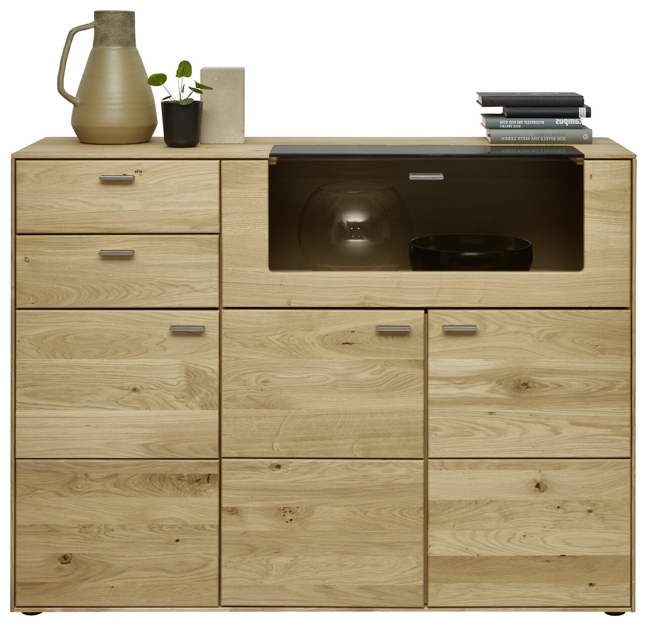 Hoogwaardig houten dressoir met meerdere lades en deuren, versierd met een vaas, een plant en boeken, gezien vanaf de voorkant.