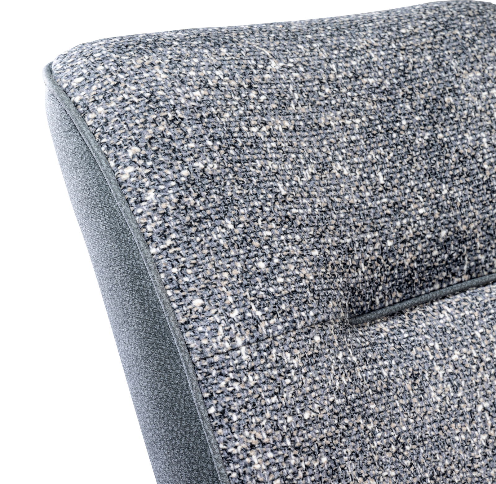 Nahaufnahme eines Kufenstuhls mit grauem, strukturiertem Stoffbezug, seitliche Perspektive