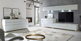 Modernes Wohnzimmer mit weißem Sideboard und TV-Lowboard, seitliche Perspektive
