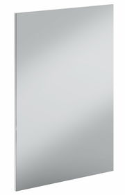 Moderner rechteckiger Spiegel in seitlicher Perspektive