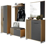Modernes Garderoben-Set in Holzoptik mit grauen Akzenten, bestehend aus einem hohen Schrank, einer Sitzbank mit Stauraum, einer Wandgarderobe mit Ablage und einem Spiegel, aus frontaler Perspektive.