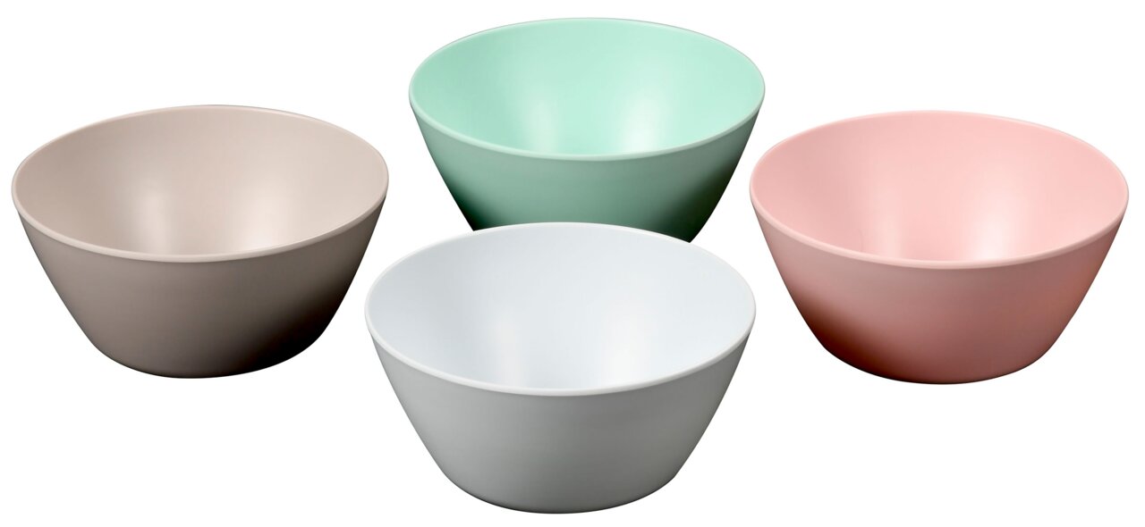 Kesper Obst & Salatschale 4er-Set Vier bunte Obst- und Salatschalen in Pastellfarben, aus einer leicht erhöhten Perspektive fotografiert.