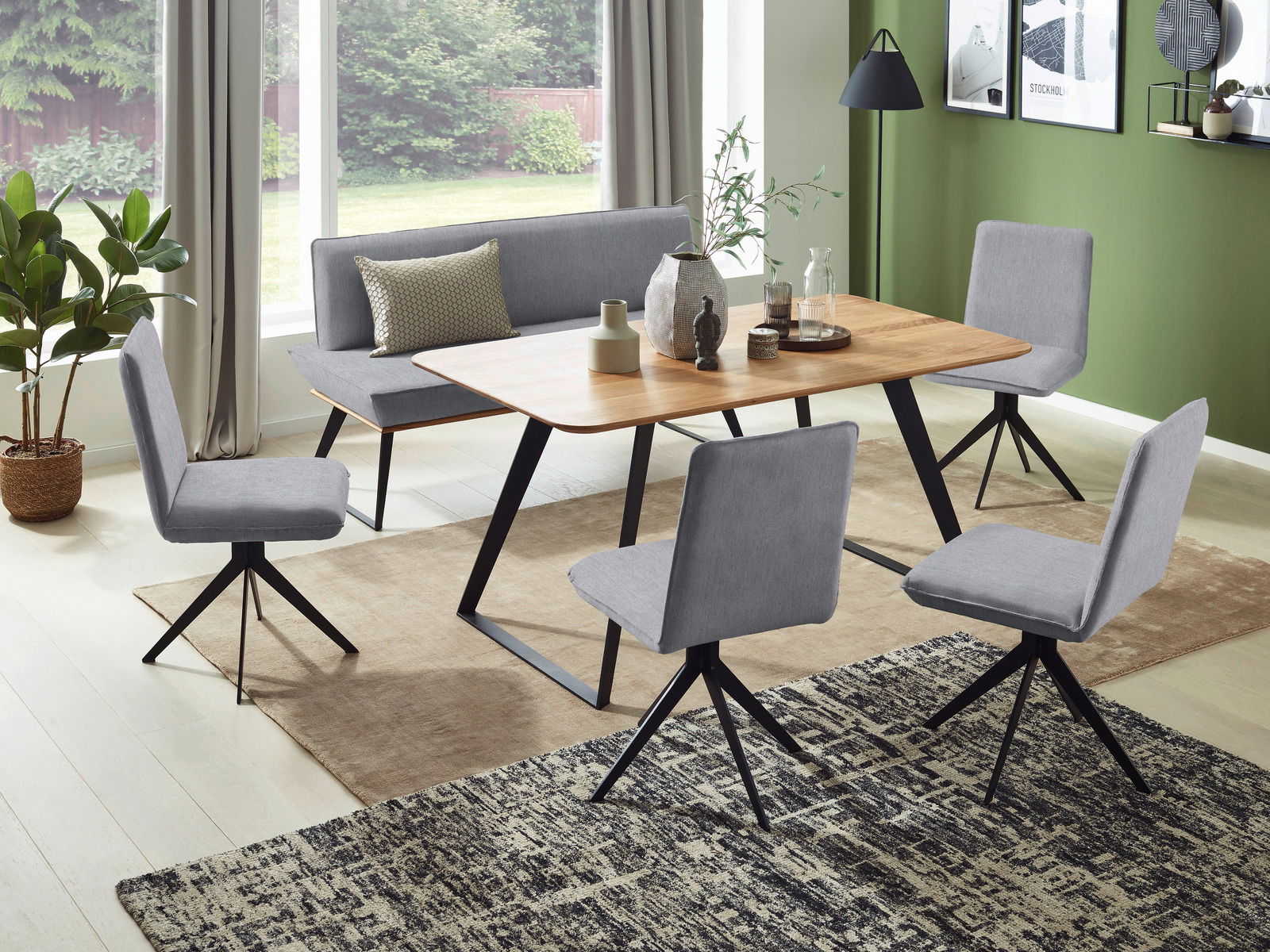 Voleo Bank 180 cm MALIBU Esszimmer mit moderner Bank und vier grauen Stühlen um einen Holztisch, seitliche Perspektive