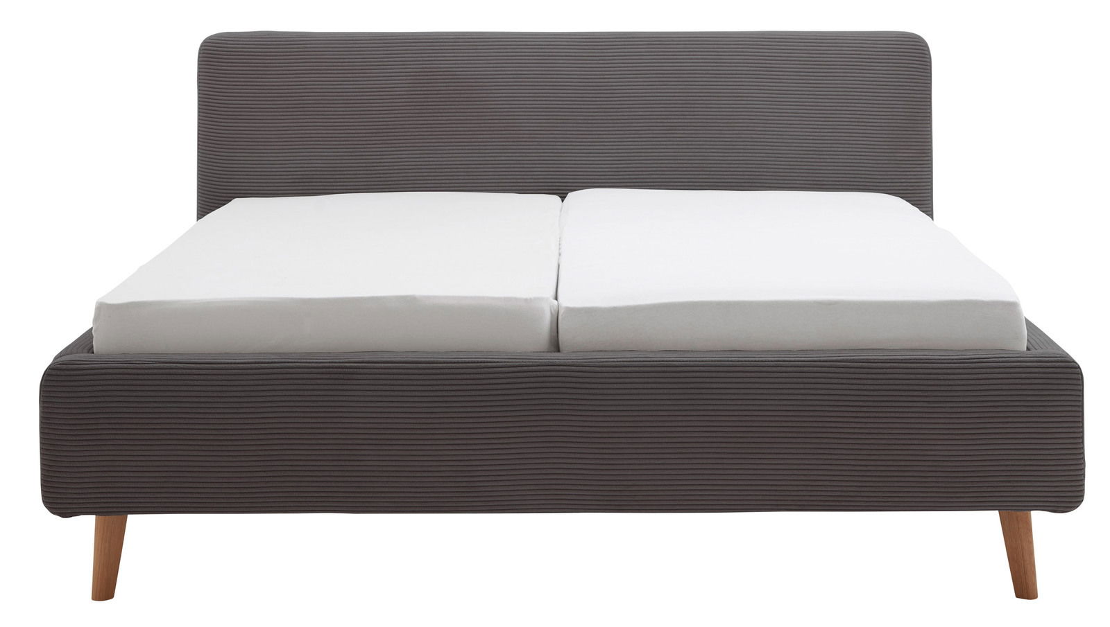 Frontale Ansicht eines grauen Polsterbettgestells mit Holzbeinen und zwei weißen Matratzen.