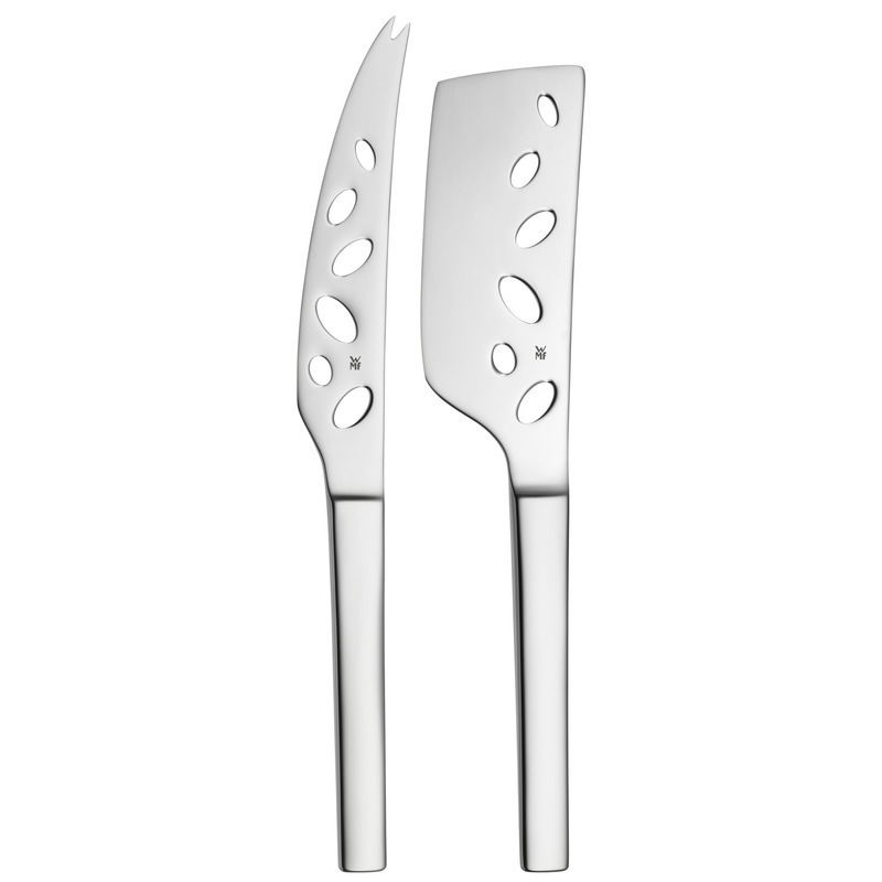 Zwei Käseschneider aus Edelstahl mit durchbrochenen Klingen, frontal abgebildet.