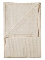 Beige Plaid 150x220cm, gefaltet und von oben fotografiert