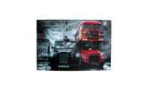 Schwarz-weißes Bild mit rotem Doppeldeckerbus und schwarzem Taxi in London, mit Blick auf Westminster Station und London Eye im Hintergrund, aus frontaler Perspektive.