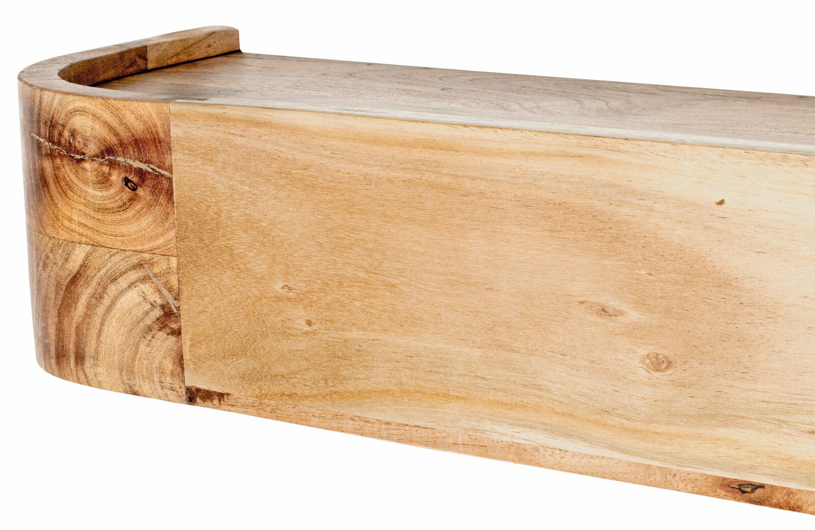 Nahaufnahme einer Wandgarderobe aus hellem Holz mit abgerundeten Ecken, seitliche Perspektive