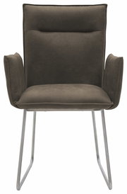 Moderner Sessel mit Armlehnen und Metallbeinen, Frontalansicht