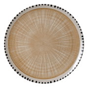 Rond beige keramisch bord met subtiel reliëf en wit-zwarte decoratieve rand, van bovenaf gezien