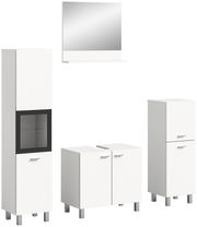 Badezimmermöbel-Set bestehend aus einem hohen Schrank mit Glaseinsatz, einem Spiegel mit Ablage, einem Waschbeckenunterschrank und einem weiteren hohen Schrank, alle in weißer Farbe mit silbernen Griffen und Füßen, aus frontaler Perspektive.
