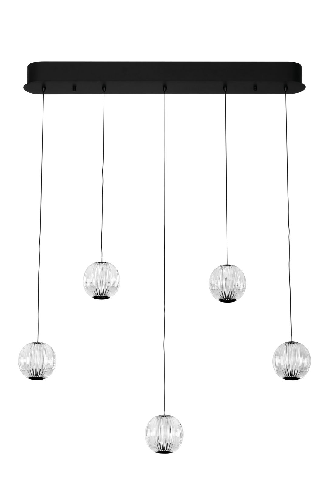 Moderne LED-Hängeleuchte mit fünf kugelförmigen, klaren Glasschirmen, von unten betrachtet.