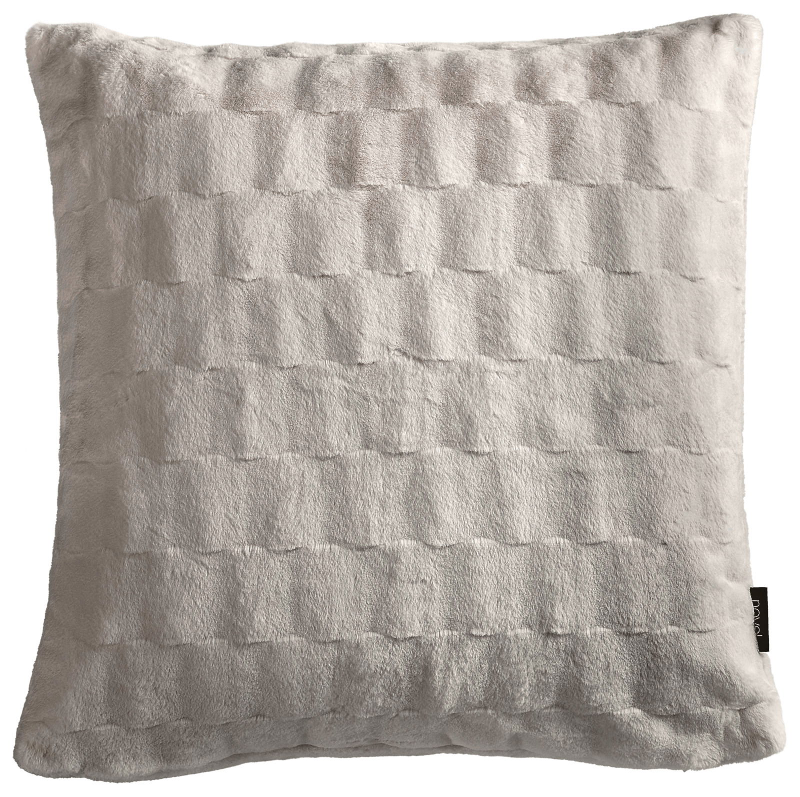 Fellkissenhülle in quadratischer Form, Vorderansicht, mit weicher, strukturierter Oberfläche in hellem Farbton.
