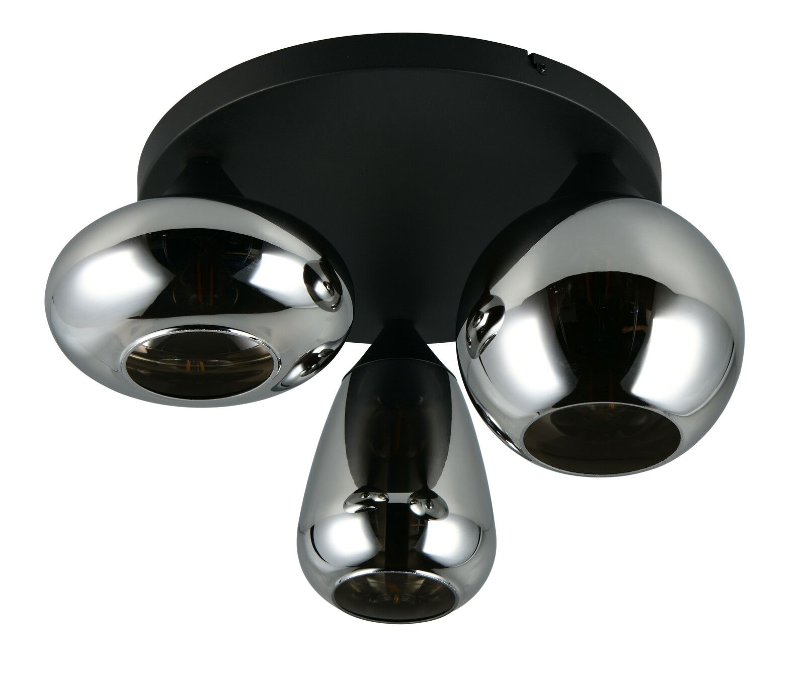 Moderne Deckenleuchte mit drei glänzenden, chromfarbenen Lampenschirmen, von unten betrachtet.