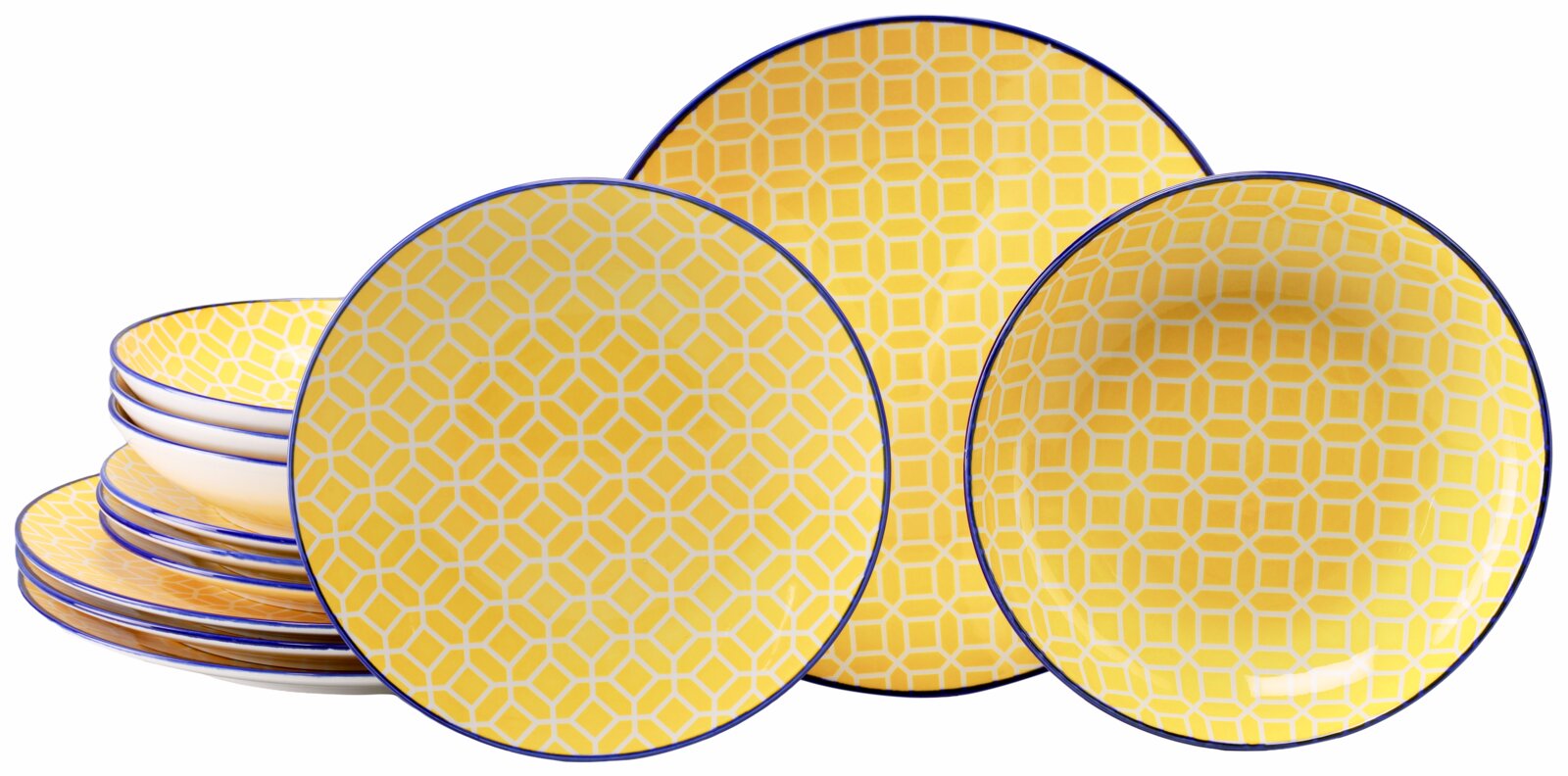 Gelbes Keramik-Geschirrset mit geometrischem Muster und blauem Rand, bestehend aus Tellern und Schalen, freigestellt auf weißem Hintergrund, Produktansicht leicht schräg von vorne.