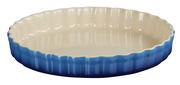 Tarte-Form 28cm Azure in Seitenansicht, mit welligem Rand und blauem Äußeren