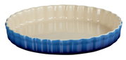 Tarte-Form 28cm Azure in Seitenansicht, mit welligem Rand und blauem Äußeren