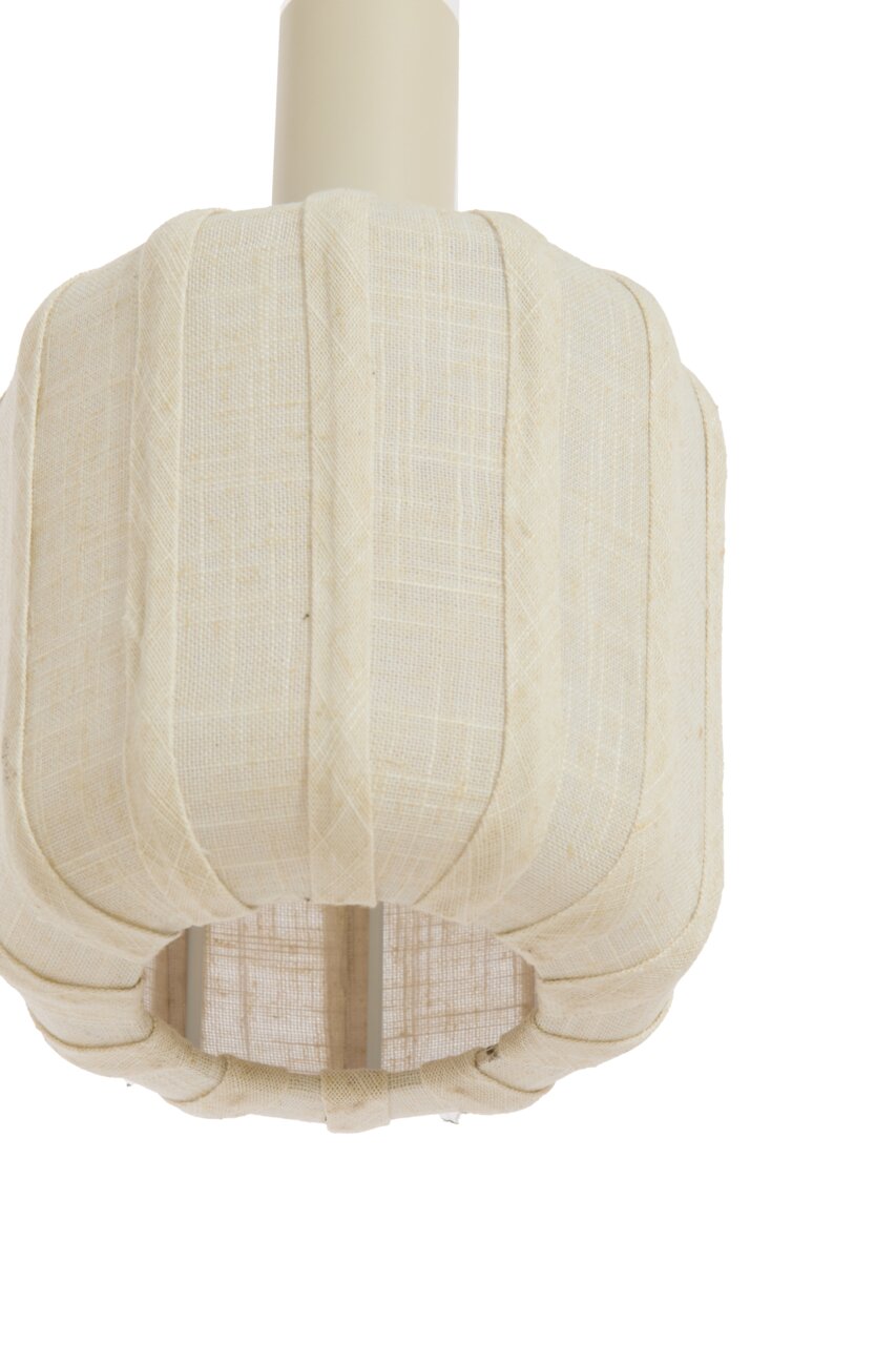 Close-up van een hanglamp met een beige stoffen kap, gezien vanaf de zijkant