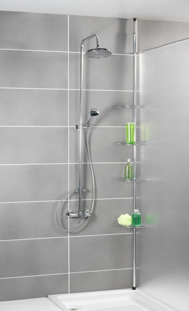 Roestvrijstalen telescopisch hoekrek in een douche, zijaanzicht, met meerdere legplanken voor douchebenodigdheden.