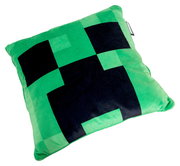 Grün-schwarzes, pixeliges Dekokissen im Minecraft-Creeper-Design aus weichem Plüsch, freigestellt auf weißem Hintergrund, in schräger Vorderansicht von oben