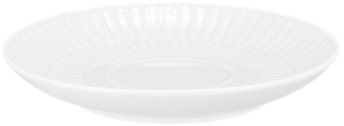 Weiße Kombi-Untertasse klein, 12 cm, mit geriffeltem Rand, seitliche Perspektive