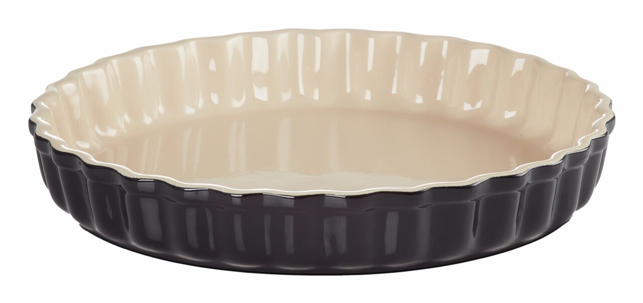 LE CREUSET Tarte-Form 28cm schwarz Schwarze Tarte-Form mit gewelltem Rand, 28 cm Durchmesser, seitliche Perspektive