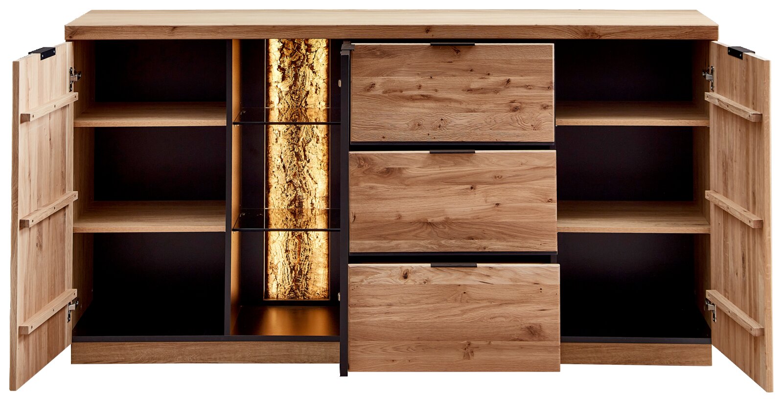 Offenes Sideboard aus Massivholz in Eichenoptik mit zwei Türen, drei Schubladen und beleuchtetem Mittelteil, Frontansicht