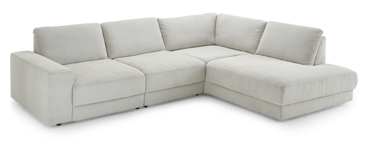 Zurbrüggen Ecksofa HAMBURG Eckgarnitur in hellem Stoff, perspektivisch von vorne links fotografiert.