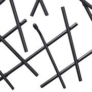 Schwarze Wandgarderobe aus Metallstäben in diagonaler Anordnung, Draufsicht