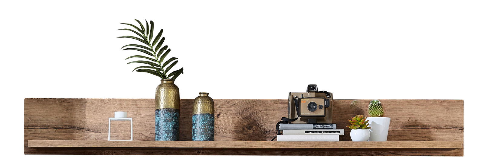 Zurbrüggen Wandbord mit Boden MANHATTAN Wandbord mit Boden aus Holz, dekoriert mit Vasen, Büchern, einer Kamera und kleinen Pflanzen, frontal betrachtet.