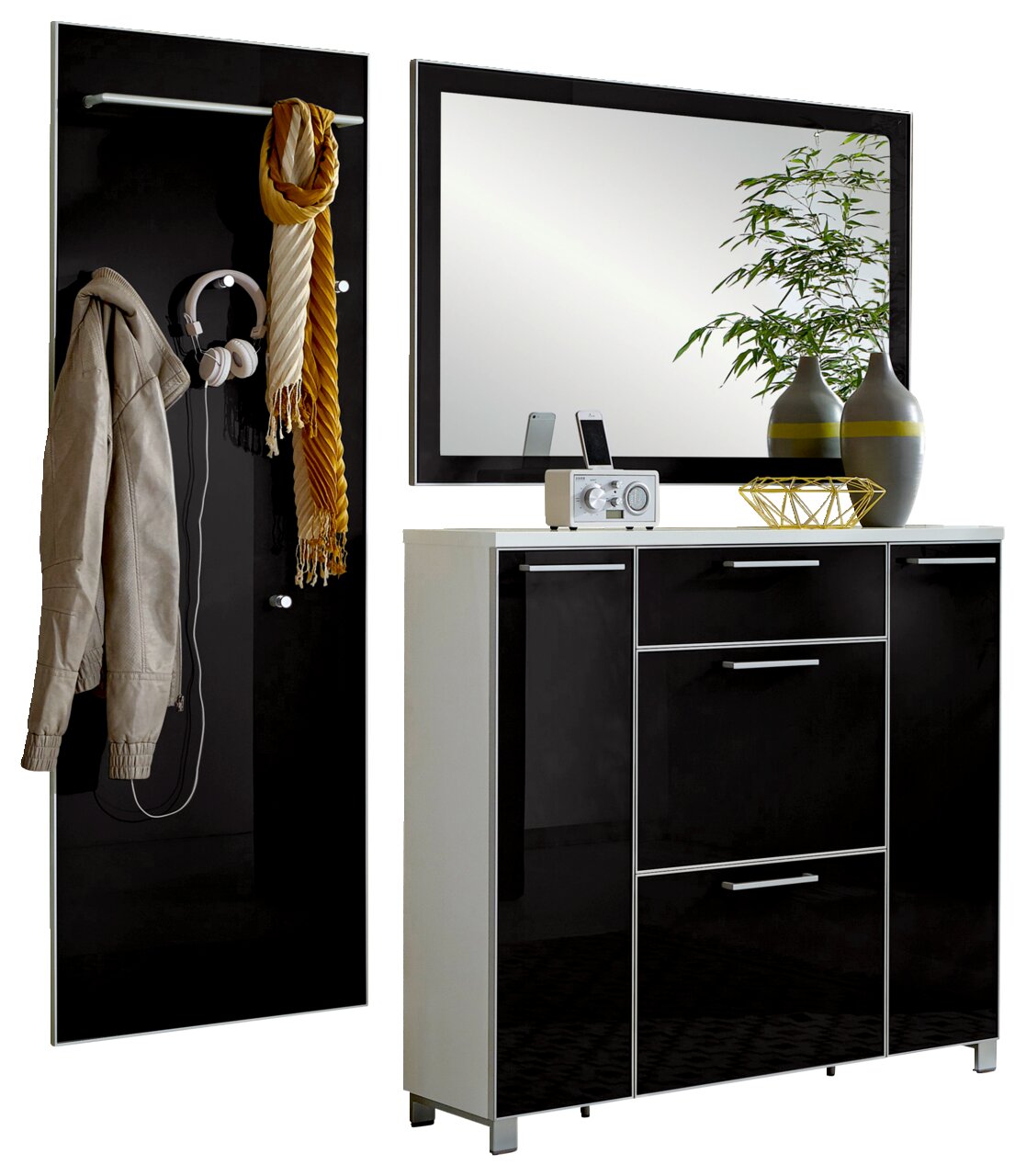 Garderoben-Set 3-tlg. in modernem Design mit schwarzem Hochglanz-Finish, bestehend aus einem Wandpaneel mit Haken und Ablage, einem großen Spiegel und einem geräumigen Schuhschrank. Perspektive: Frontalansicht.